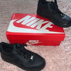 ✨ Nike Airforce 1 ✨ gently used